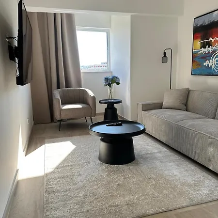 J Aurora Apartman