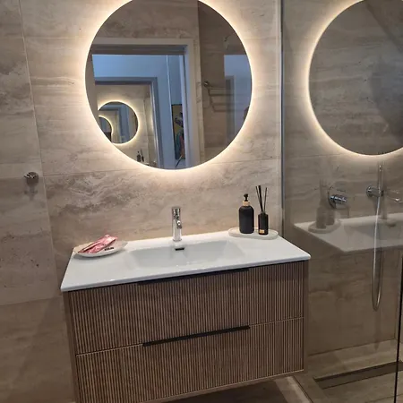 Apartman J Aurora *