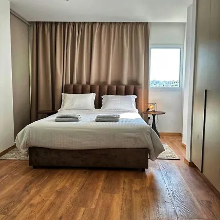 J Aurora Apartman *