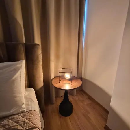 Apartman J Aurora *