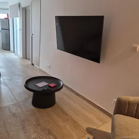 J Aurora Apartman