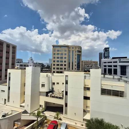 J Aurora Apartman